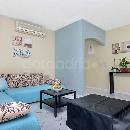 Holiday Home Darius With Hot Tub Makarska Esterno foto