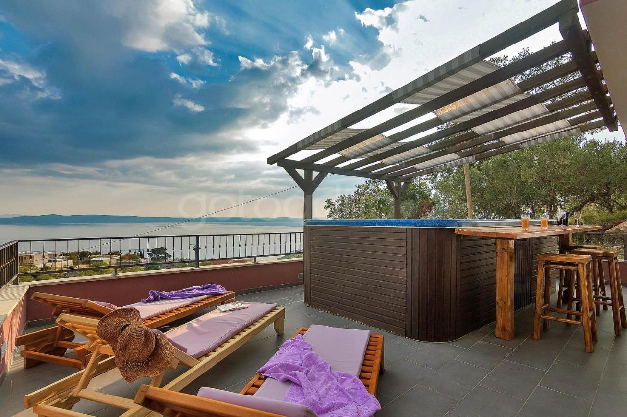 Holiday Home Darius With Hot Tub Makarska Esterno foto