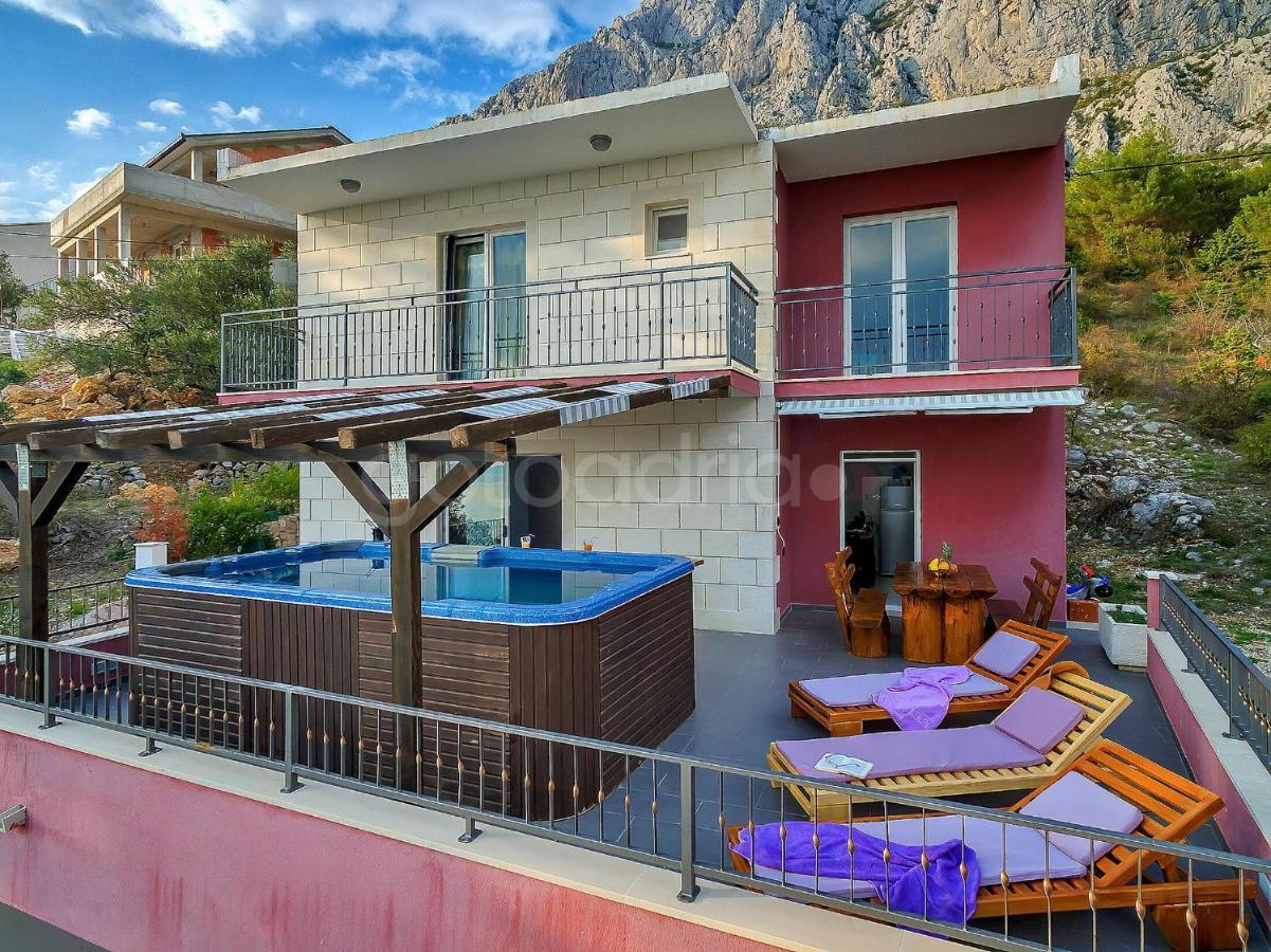 Holiday Home Darius With Hot Tub Makarska Esterno foto